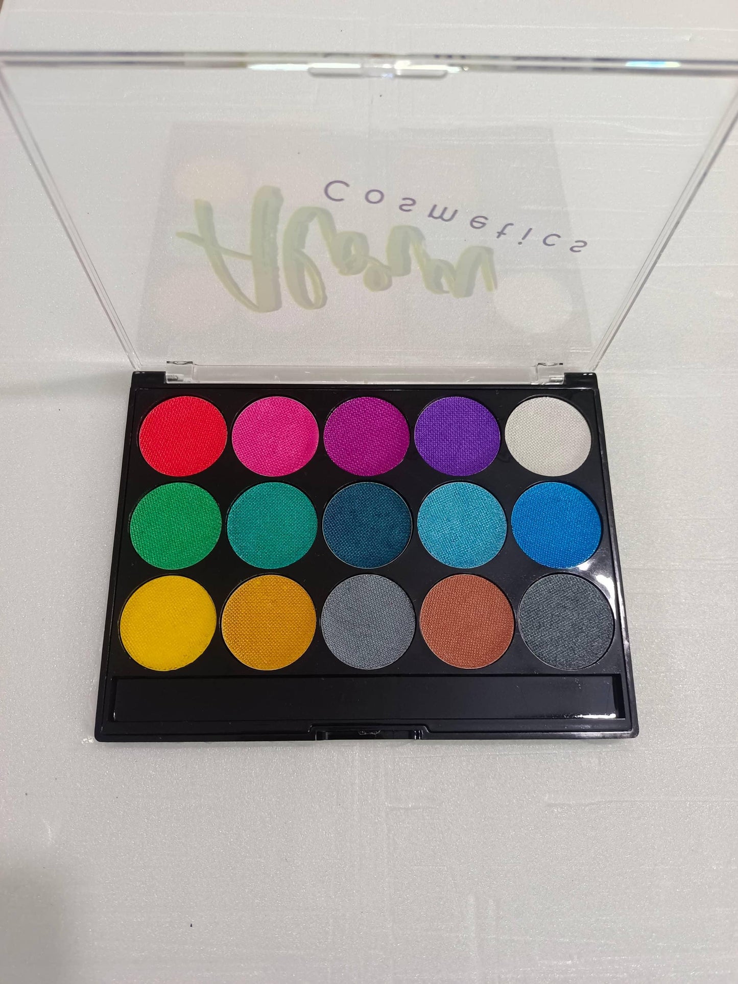 Pearl Water Activated Liner Palette - AloraCosmetics