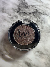 Load image into Gallery viewer, Charismatic Duo Chrome Single Eyeshadow
