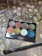 Load image into Gallery viewer, Alora Cosmetics Empty Magnetic Eyeshadow Palette  Small
