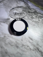 Load image into Gallery viewer, Luna Single Duo Chrome Eyeshadow
