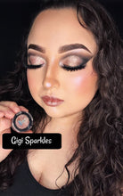 Load image into Gallery viewer, Dazzling Shimmer Eyeshadow
