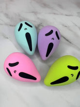 Load image into Gallery viewer, 1 PC Green GhostFace Beauty Blenders
