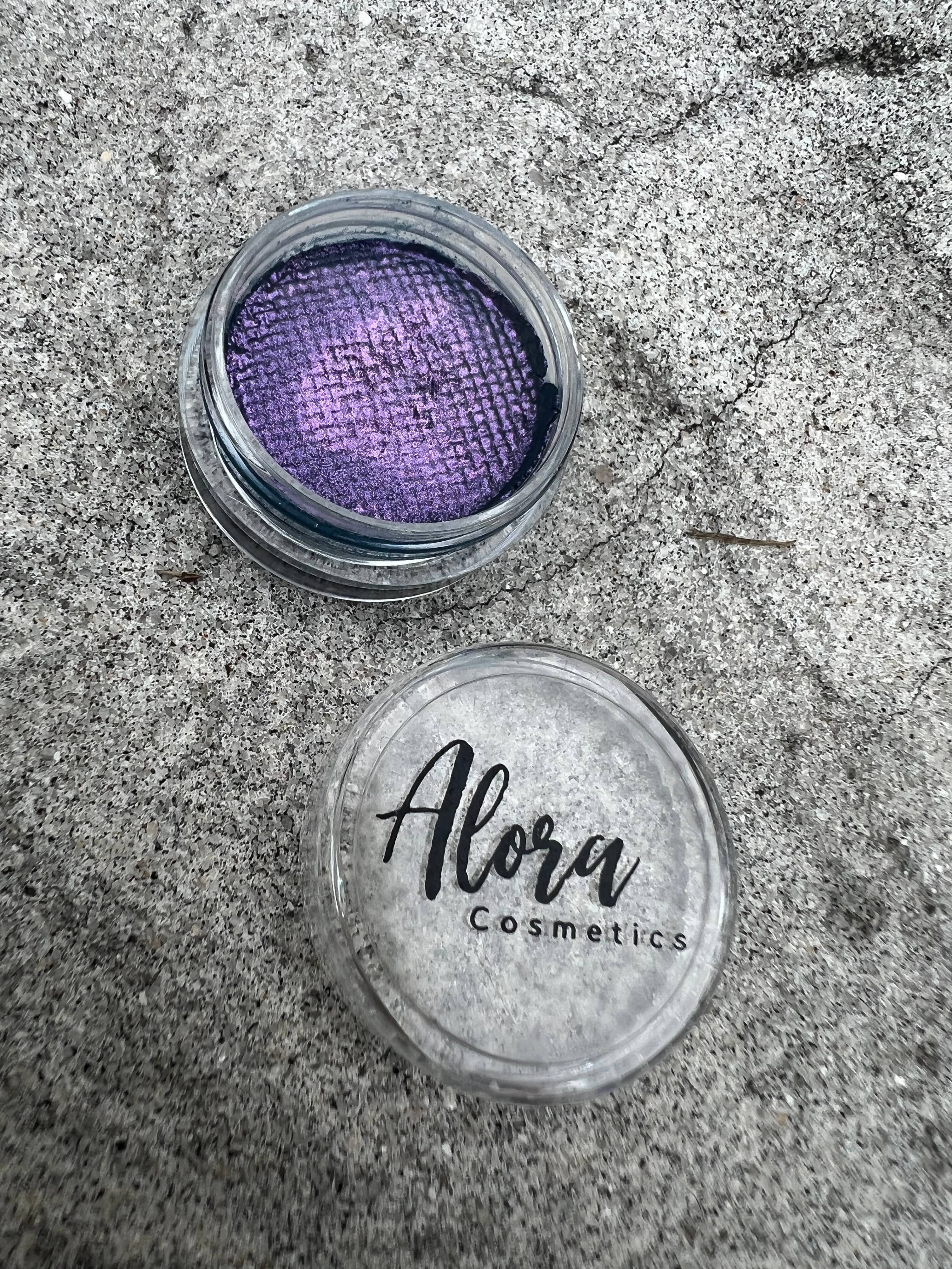 Mermazing Duochrome Colorshift Water Liner – AloraCosmetics
