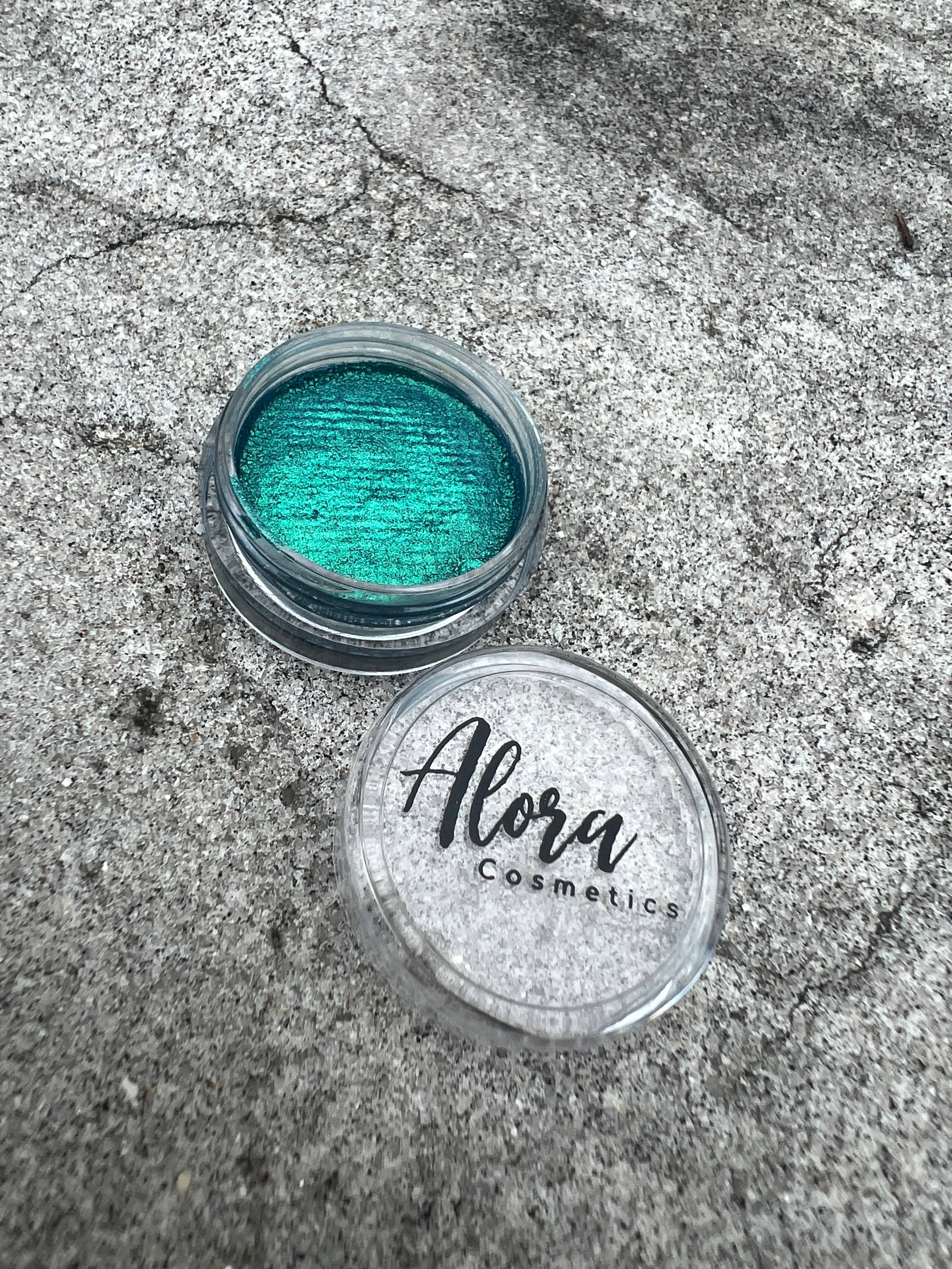 Utopia Duochrome Colorshift Water Liner – AloraCosmetics