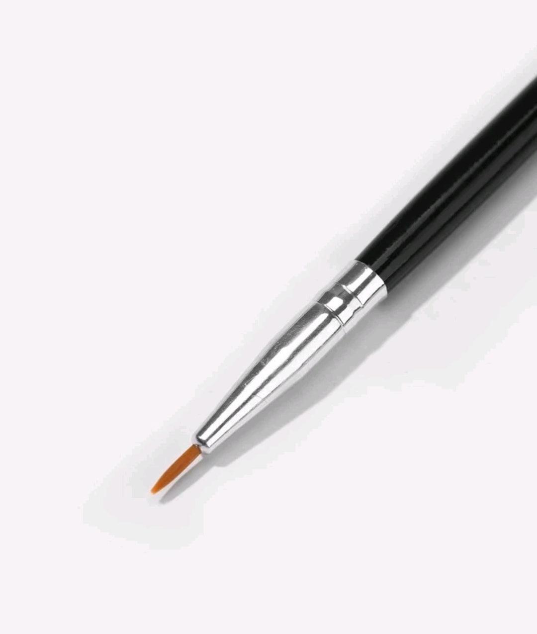 Fine Eyeliner Brush - AloraCosmetics  
