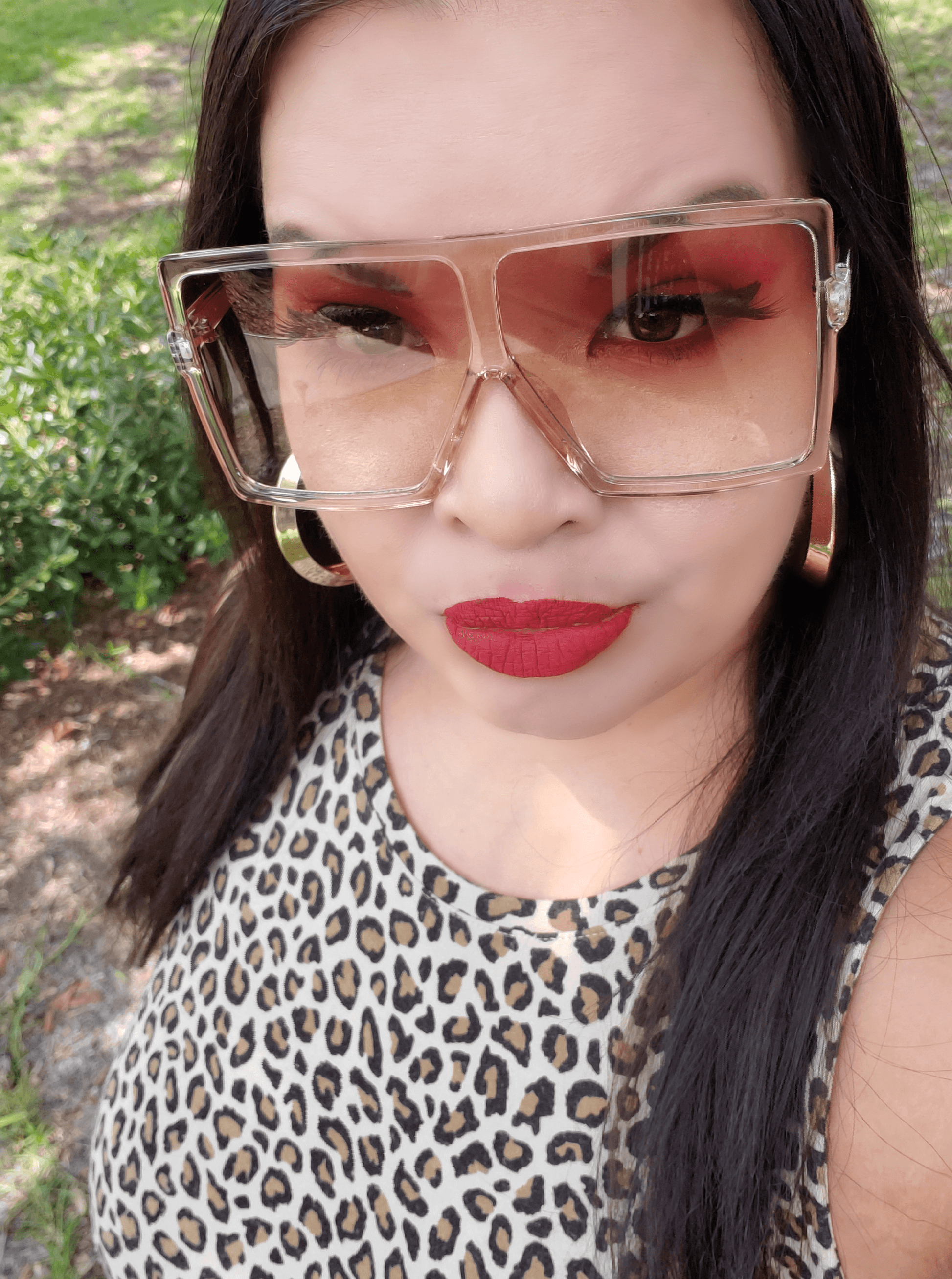 Champagne Oversized Stunner Shades - AloraCosmetics  