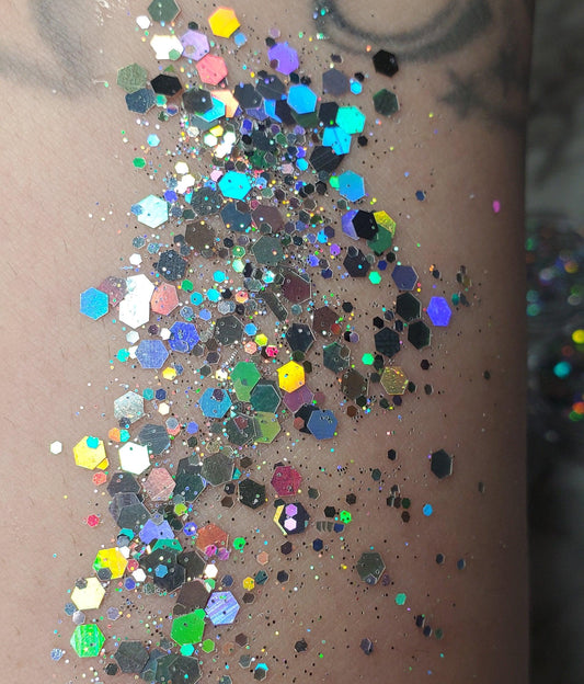 Silver Holographic Chunky Glitter - AloraCosmetics  